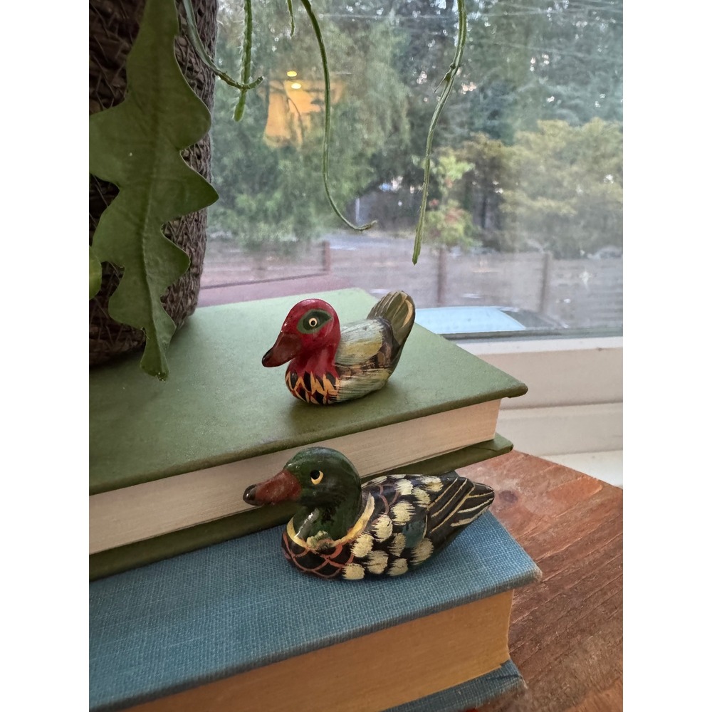 Vintage Hand Painted Miniature Wooden Duck Decoys Figurines Set of 2 Green Red